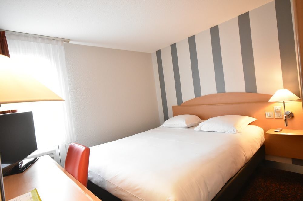 Logis Hotel L'Oree De Chartres - Barjouville Luaran gambar